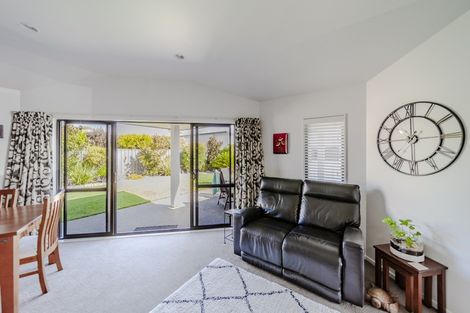 Photo of property in 17 Pania Place, Poraiti, Napier, 4112