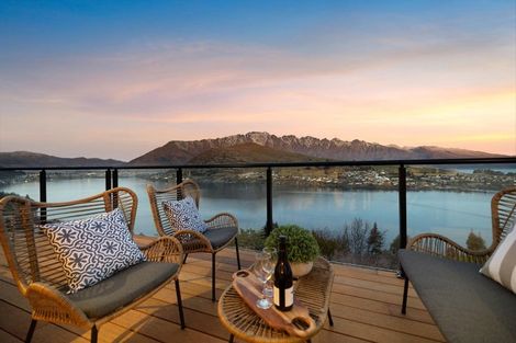 Photo of property in 7 Sunrise Lane, Queenstown, 9300