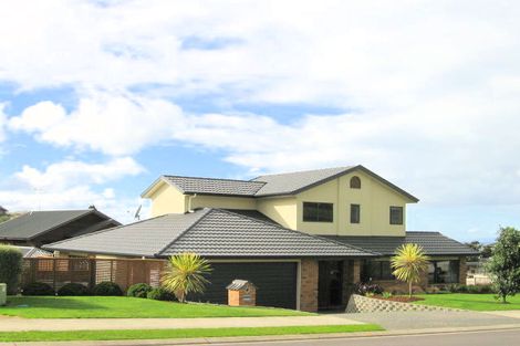 Photo of property in 7 Grovenor Drive, Orewa, 0931