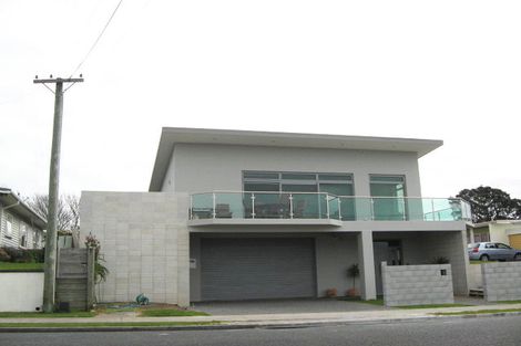 Photo of property in 10 Belt Road, Moturoa, New Plymouth, 4310