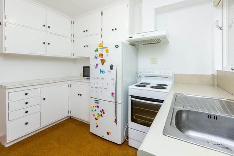 Photo of property in 2/24 Deller Grove, Silverstream, Upper Hutt, 5019