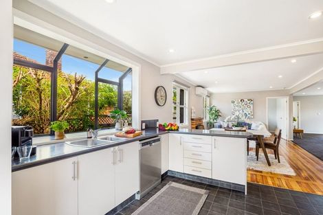 Photo of property in 43 Vodanovich Road, Te Atatu South, Auckland, 0610