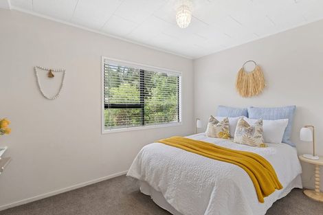 Photo of property in 9 Kupari Place, Totara Vale, Auckland, 0629