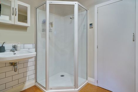 Photo of property in 36 Edinburgh Terrace, Berhampore, Wellington, 6023