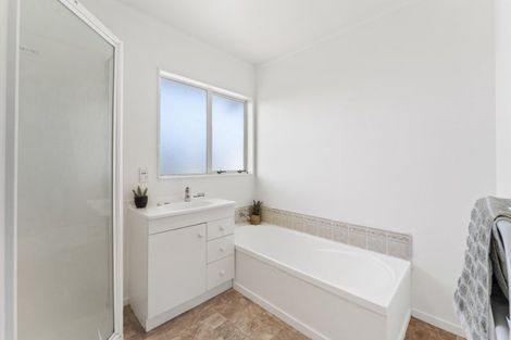 Photo of property in 15a Dennis Taylor Court, Paraparaumu, 5032