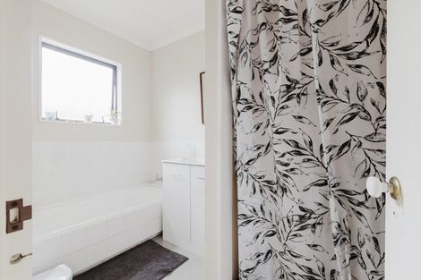 Photo of property in 21 Newton Place, Westbrook, Palmerston North, 4412