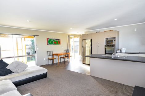 Photo of property in 805b Hastings Street North, Hastings, 4122