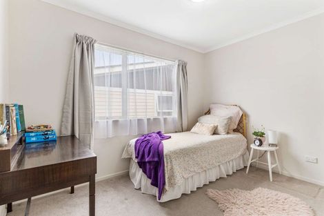 Photo of property in 74a Tiraumea Drive, Pakuranga, Auckland, 2010