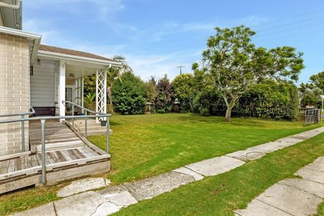 Photo of property in 35 De Lautour Road, Inner Kaiti, Gisborne, 4010