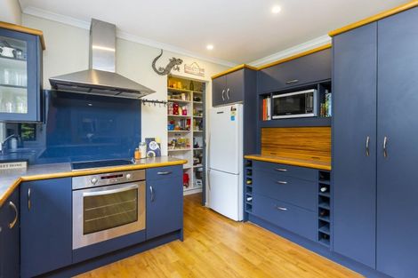 Photo of property in 182 Karapoti Road, Craigs Flat, Upper Hutt, 5372