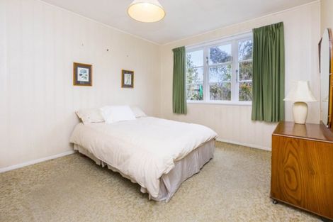 Photo of property in 5 Pearce Crescent, Taita, Lower Hutt, 5011