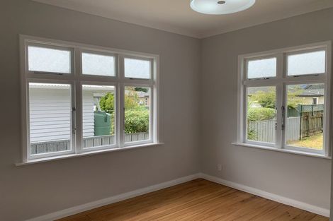 Photo of property in 74 Queenwood Road, Levin, 5510