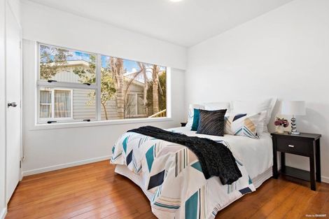 Photo of property in 2/110 Sylvan Avenue, Northcote, Auckland, 0627