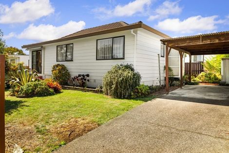 Photo of property in 1/14 Compass Place, Te Atatu Peninsula, Auckland, 0610