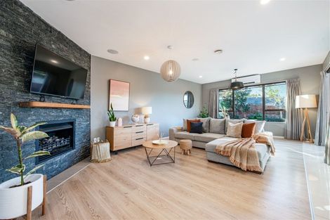 Photo of property in 3 Stow Place, Henderson, Auckland, 0612