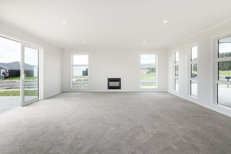 Photo of property in 61 Atlantic Drive, Fitzherbert, Palmerston North, 4410