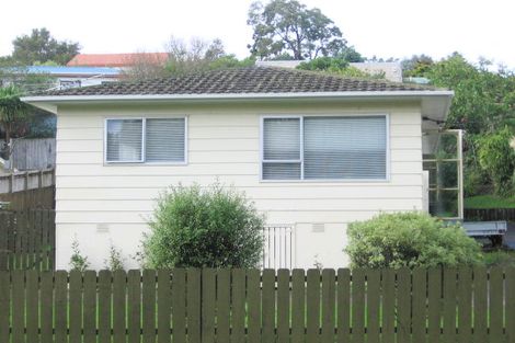 Photo of property in 2/8 Millbrook Road, Henderson, Auckland, 0612
