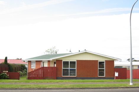 Photo of property in 28 Smeaton Road, Bell Block, New Plymouth, 4312