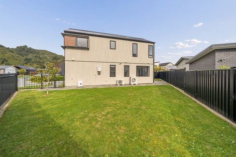 Photo of property in 52 Mawai Hakona Drive, Wallaceville, Upper Hutt, 5018