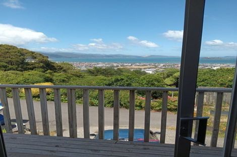 Photo of property in 7 Hibiscus Grove, Maungaraki, Lower Hutt, 5010