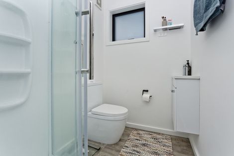 Photo of property in 1/204 Beach Haven Road, Beach Haven, Auckland, 0626