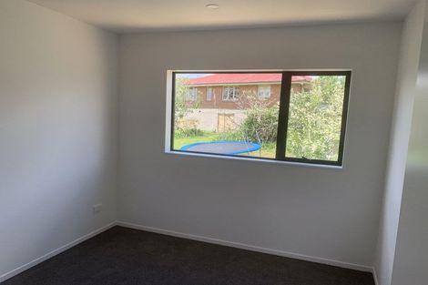 Photo of property in 2/6 South Pacific Place, Henderson, Auckland, 0612