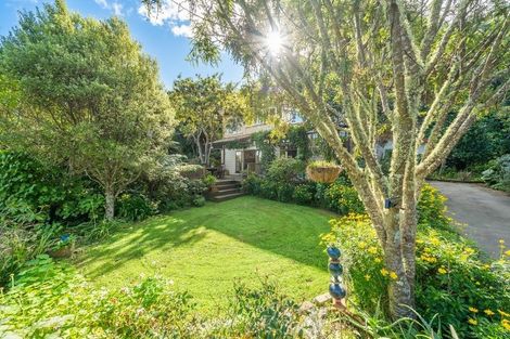 Photo of property in 27 Kotari Road, Days Bay, Lower Hutt, 5013