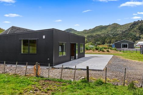 Photo of property in 35 Te Mahoe Road, Mokau, 4376