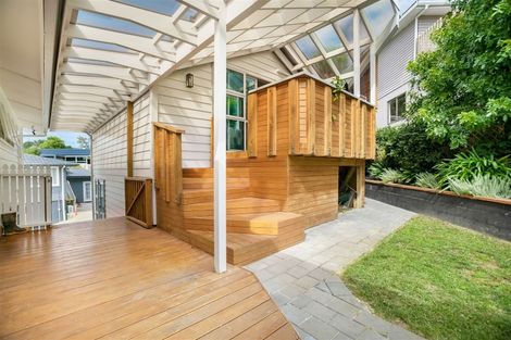 Photo of property in 38a Colmar Road, Mellons Bay, Auckland, 2014