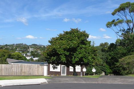 Photo of property in 1/15 Cypress Place, Sunnynook, Auckland, 0620