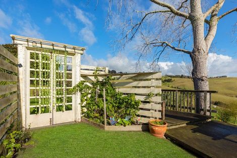 Photo of property in 211b Cable Bay Block Road, Cable Bay, 0420