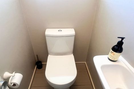 Photo of property in 2/186 Blighs Road, Strowan, Christchurch, 8052