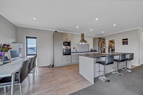 Photo of property in 8 Reremoana Close, Hawera, 4610