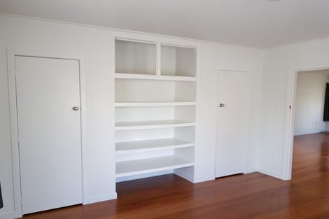 Photo of property in 176 Beach Haven Road, Beach Haven, Auckland, 0626