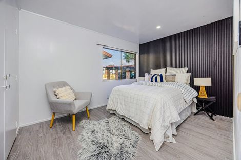 Photo of property in 2/29 Trentham Road, Papakura, 2110