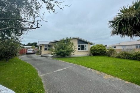 Photo of property in 16 Eglinton Street, Avondale, Christchurch, 8061