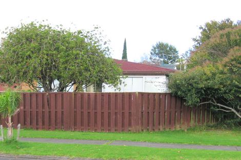 Photo of property in 2/5 Vivian Wilson Drive, Eastern Beach, Auckland, 2012