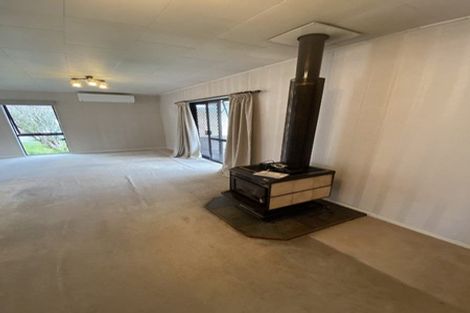 Photo of property in 2 Oak View Place, Greytown, 5712