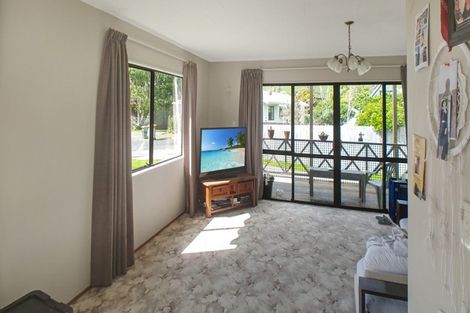 Photo of property in 9 Karawa Place, Kawakawa Bay, Papakura, 2585