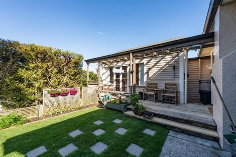 Photo of property in 4 Omar Street, Khandallah, Wellington, 6035