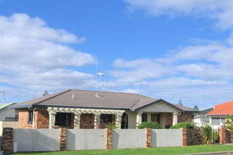 Photo of property in 71a Oceanview Road, Mount Maunganui, 3116