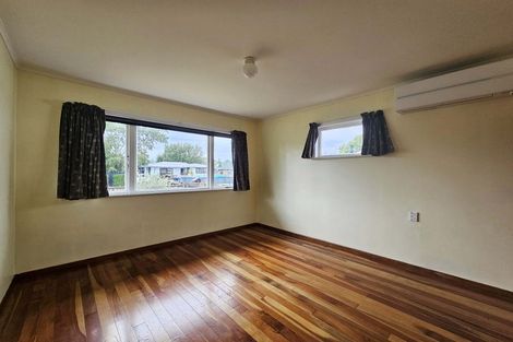 Photo of property in 11 Salas Place, Papakura, 2110
