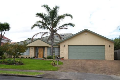 Photo of property in 8 Bard Place, Golflands, Auckland, 2013