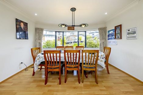 Photo of property in 2/6 Chieftain Rise, Goodwood Heights, Auckland, 2105