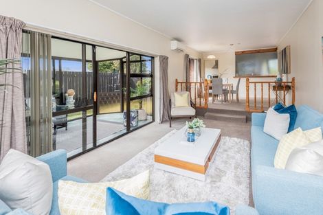 Photo of property in 1/95 Botany Road, Botany Downs, Auckland, 2010