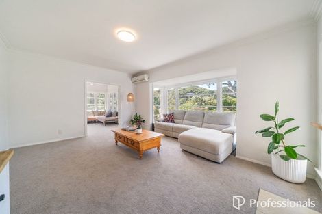 Photo of property in 6 Te Whiti Grove, Korokoro, Lower Hutt, 5012
