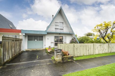 Photo of property in 2a Seaforth Avenue, Milson, Palmerston North, 4414