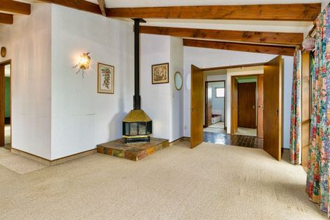 Photo of property in 11 Deakin Place, Clive, 4102