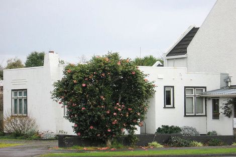 Photo of property in 19 Hardie Street, Hokowhitu, Palmerston North, 4410