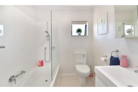 Photo of property in 360a Whangaparaoa Road, Stanmore Bay, Whangaparaoa, 0932